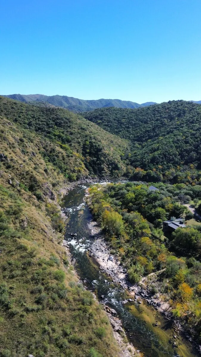 Venta lote en La Serranita, 4336 m2, frente al río, ideal complejo de cabañas