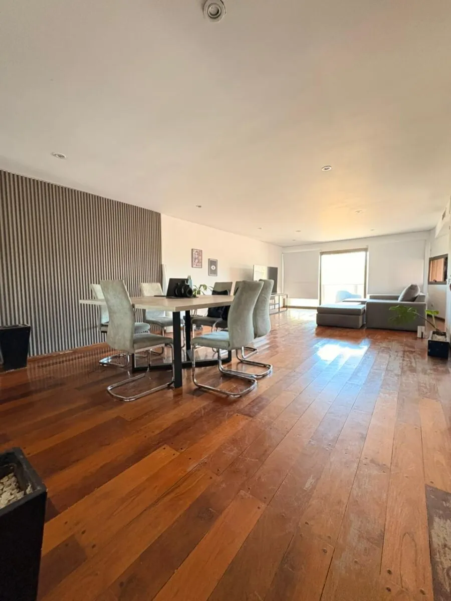 Departamento de categoría, 3 habitaciones frente a plaza españa