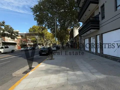 Local en Alquiler en Mataderos, CABA