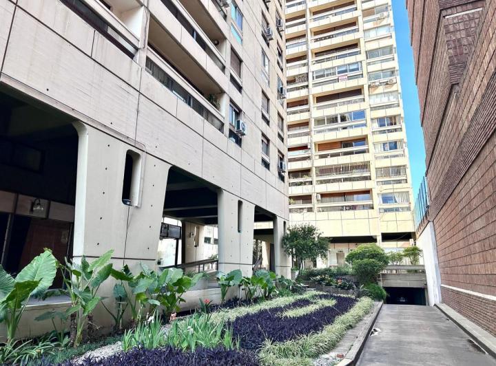 Departamento · 170ha · 6 Ambientes · 1 Cochera