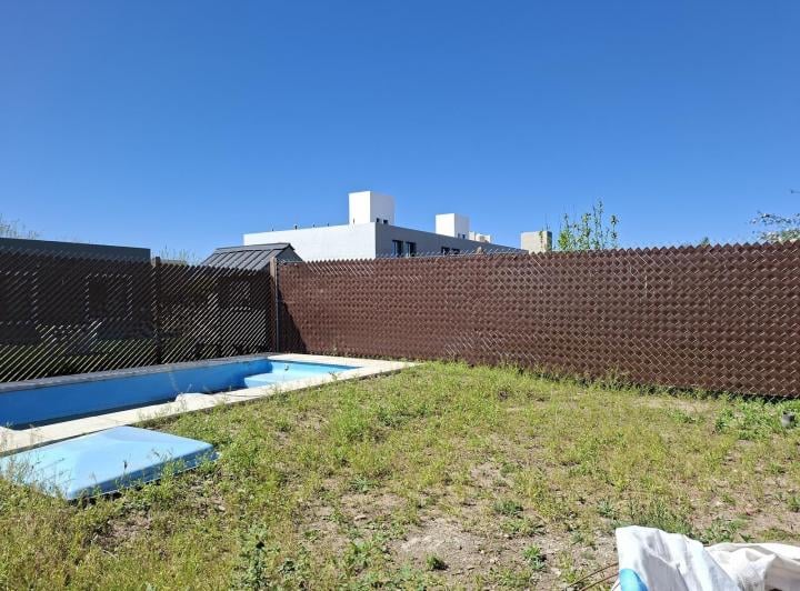 Casa · 90m² · 2 Dormitorios · 1 Cochera