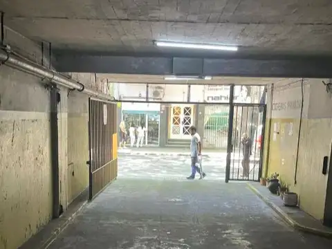 Cochera en Venta en Flores, CABA
