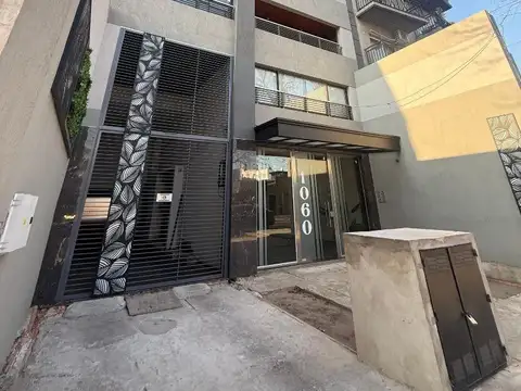 Cochera en Venta en Barrio Naón, Mataderos