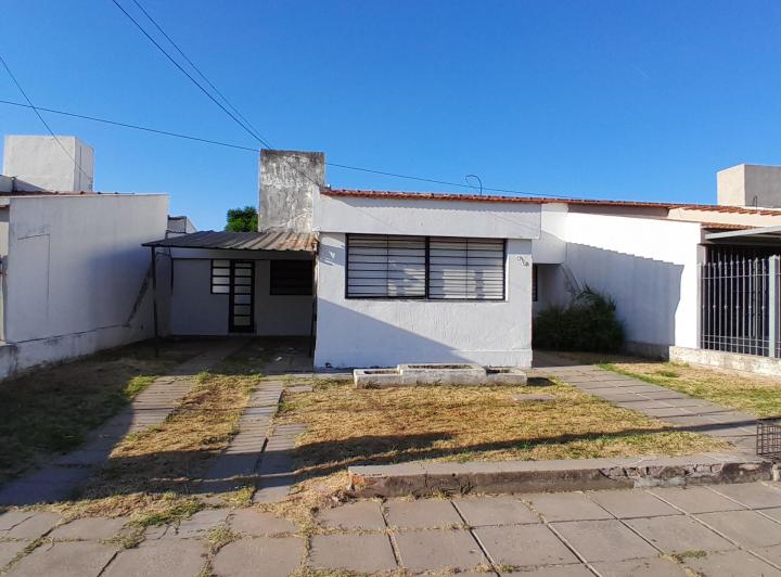 Casa · 95m² · 3 Ambientes · 1 Cochera