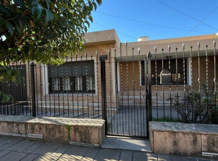 Casa · 129m² · 4 Ambientes · 1 Cochera