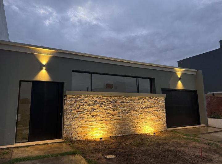 Casa · 143m² · 4 Ambientes · 1 Cochera