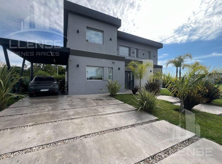 Casa · 250m² · 5 Ambientes