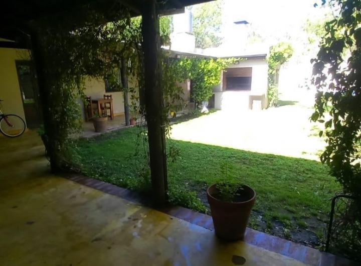 Casa · 300m² · 6 Ambientes · 3 Cocheras