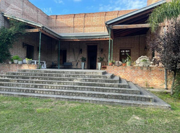 Casa · 468m² · 3 Dormitorios · 2 Cocheras