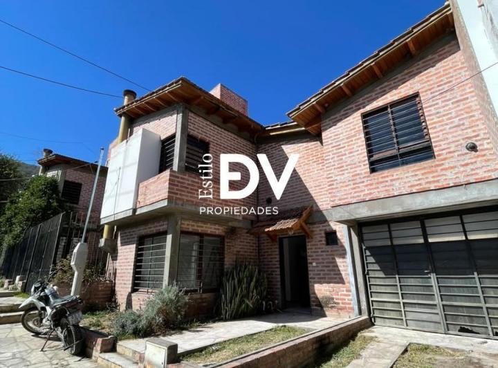 Casa · 135m² · 5 Ambientes · 1 Cochera