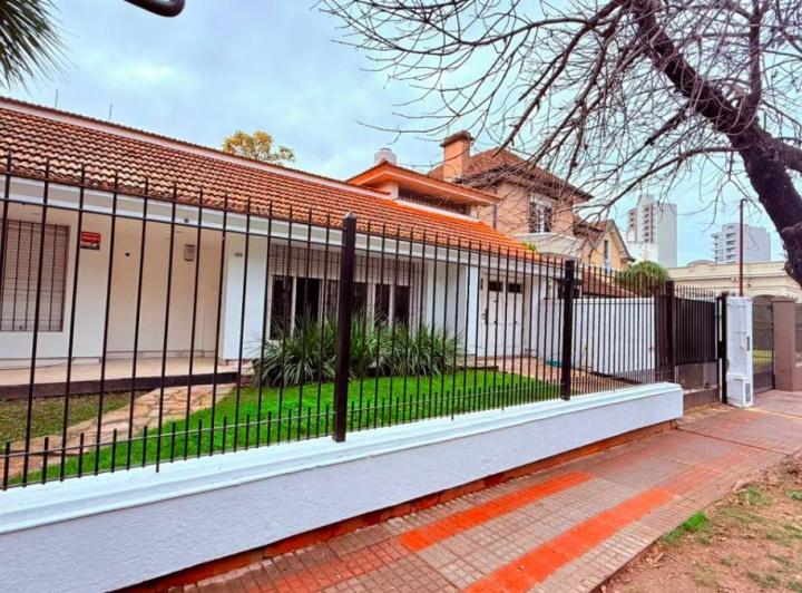 Casa · 120m² · 4 Ambientes · 2 Cocheras