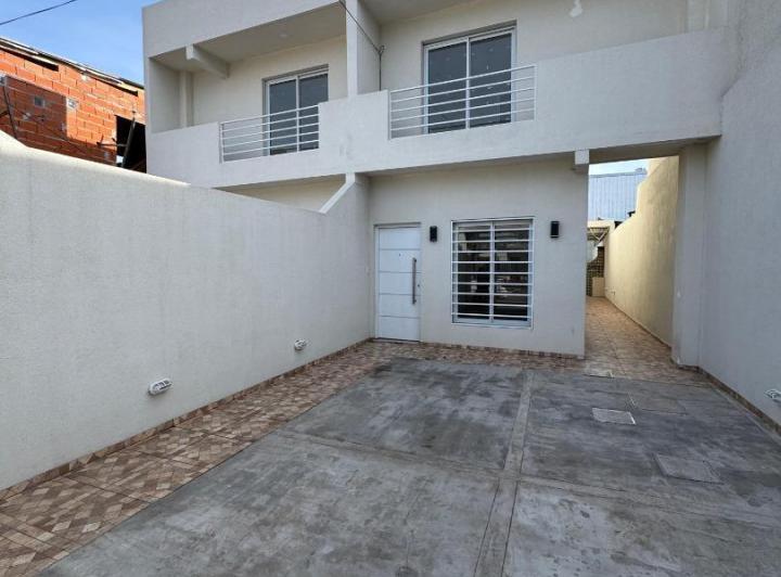 Casa · 100m² · 3 Ambientes · 1 Cochera