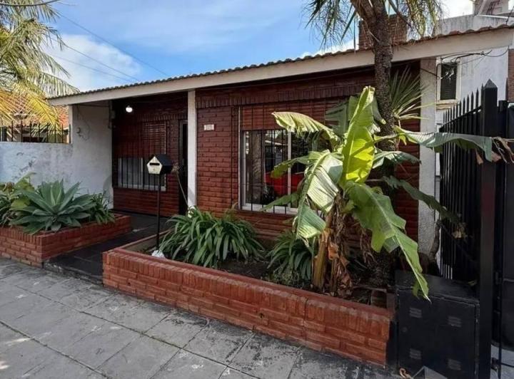 Casa · 70m² · 3 Ambientes · 1 Cochera