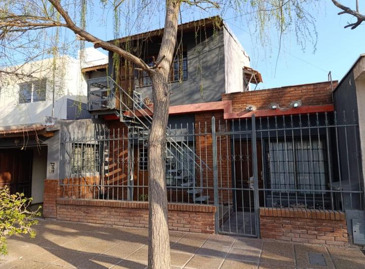 Casa · 100m² · 4 Ambientes · 1 Cochera