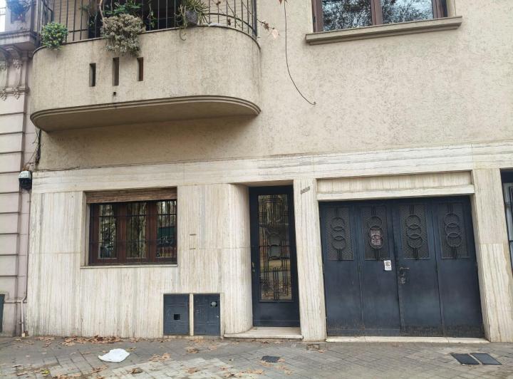 Casa · 180m² · 8 Ambientes · 1 Cochera