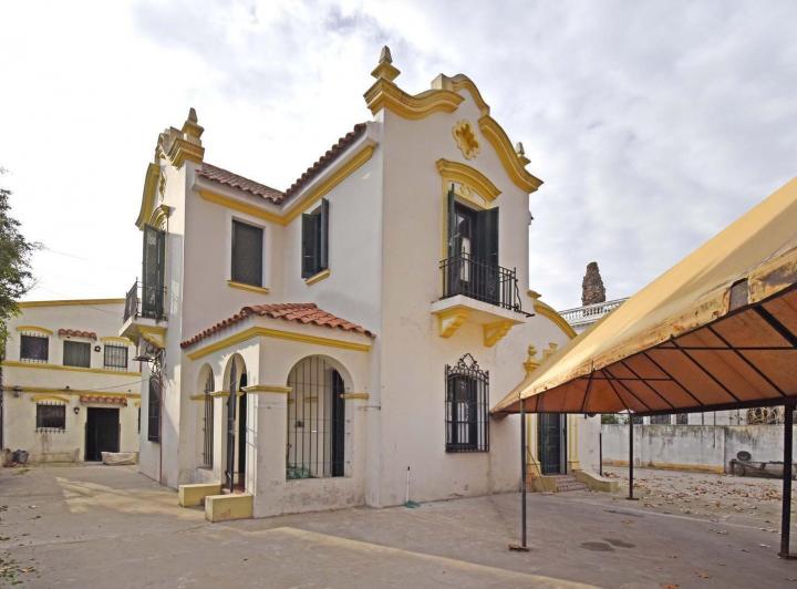 Casa · 255m² · 5 Ambientes · 5 Cocheras
