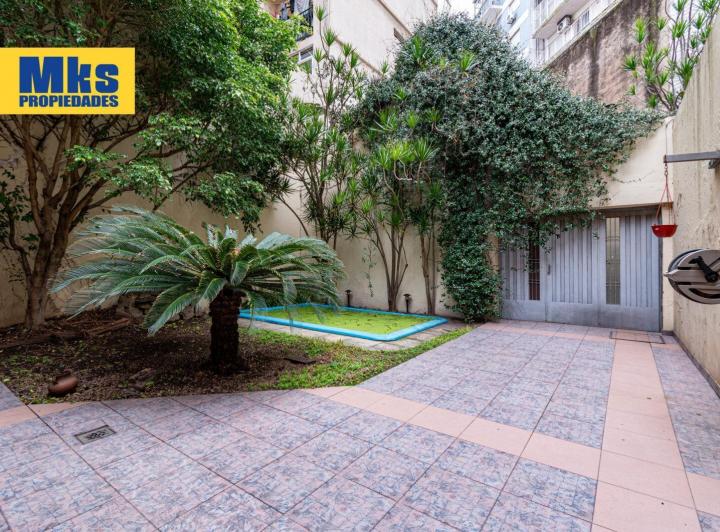 Casa · 230m² · 5 Ambientes · 1 Cochera