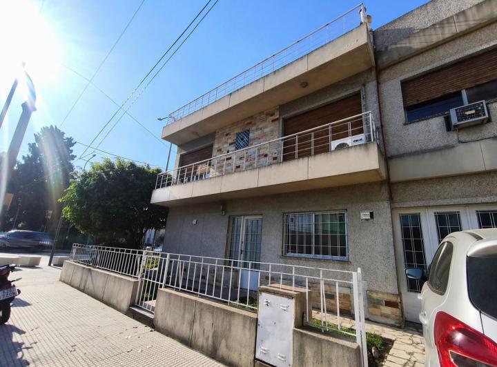 Casa · 180m² · 4 Ambientes · 1 Cochera