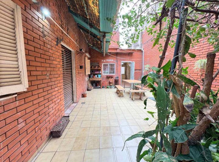 Casa · 97m² · 4 Ambientes · 1 Cochera
