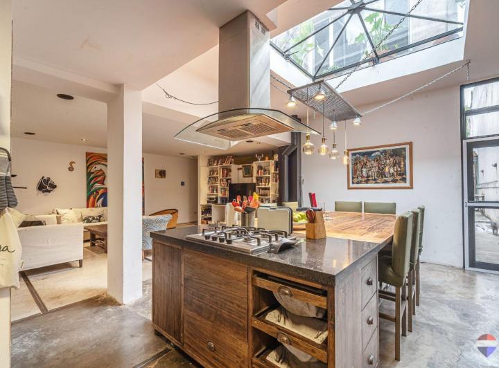 Casa · 345m² · 6 Ambientes