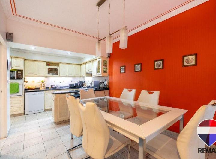 Casa · 128m² · 4 Ambientes · 1 Cochera