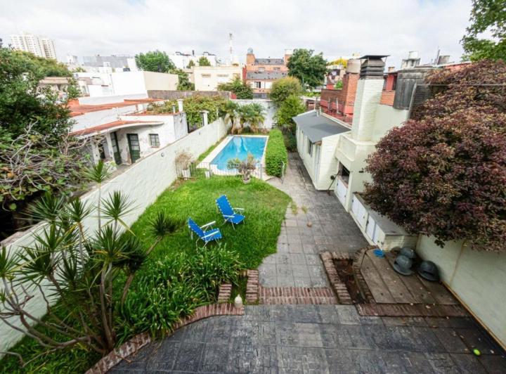 Casa · 363m² · 7 Ambientes · 2 Cocheras