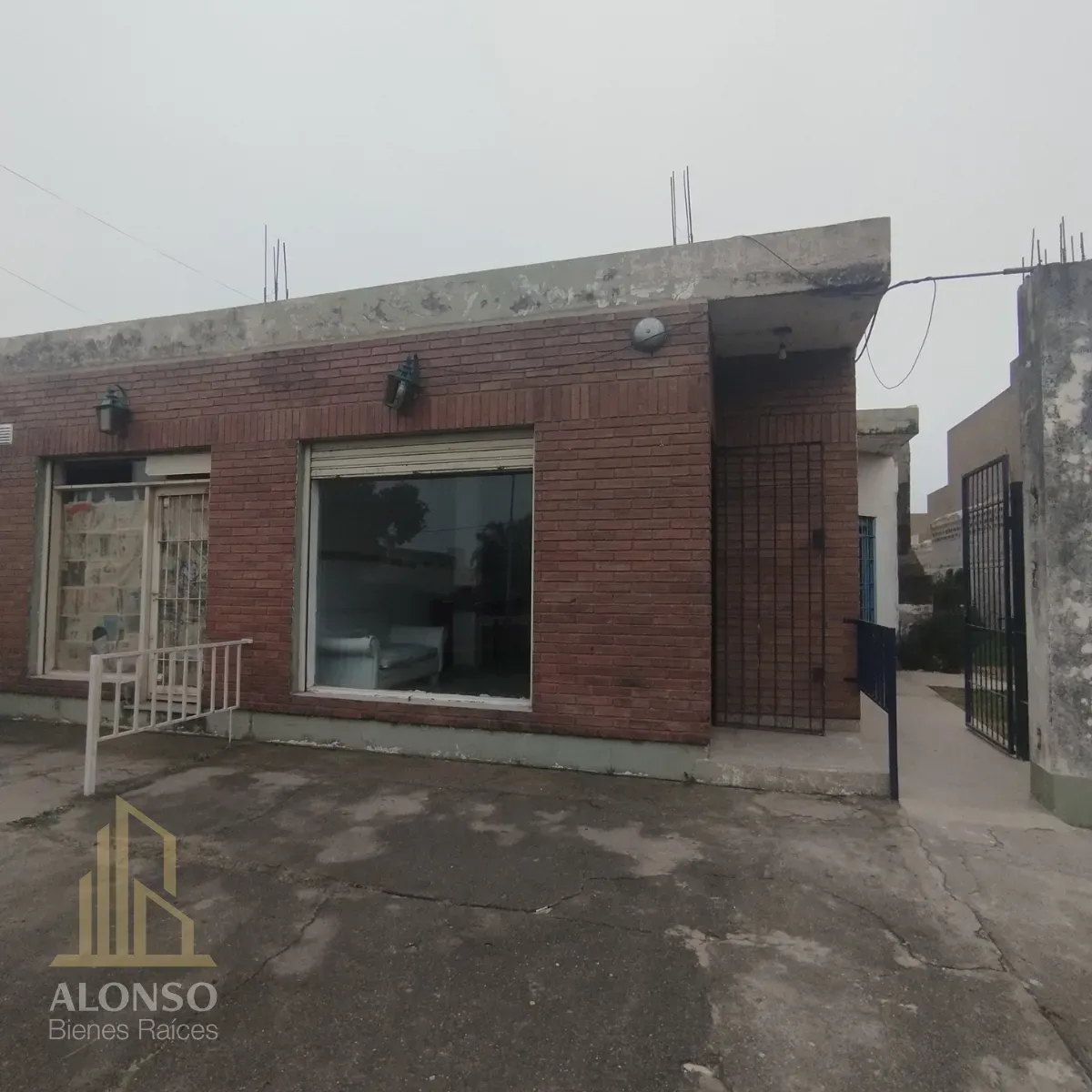 🏢 PRACTICO Y COMODO LOCAL COMERCIAL CON COCINA IMPECABLE