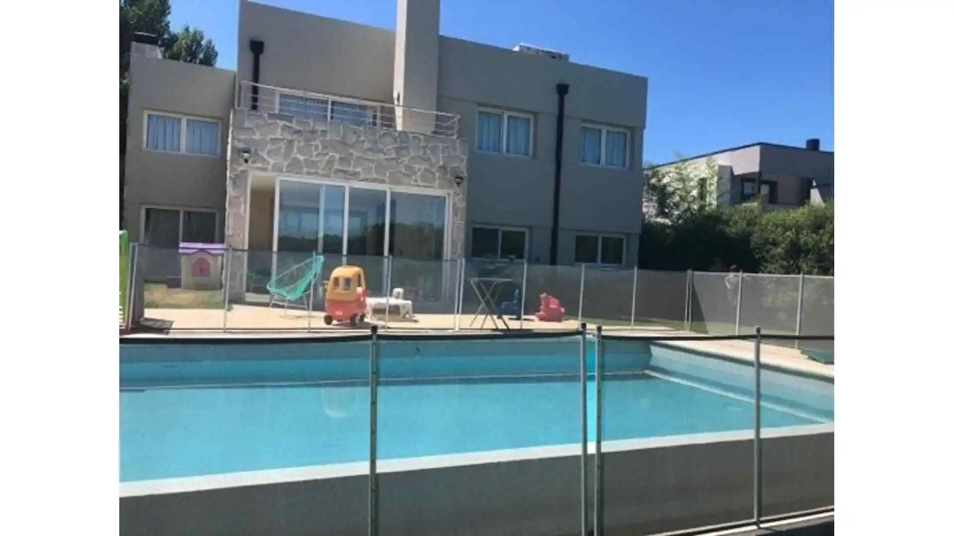 Chalet 6Amb. con parque, piscina climatizada