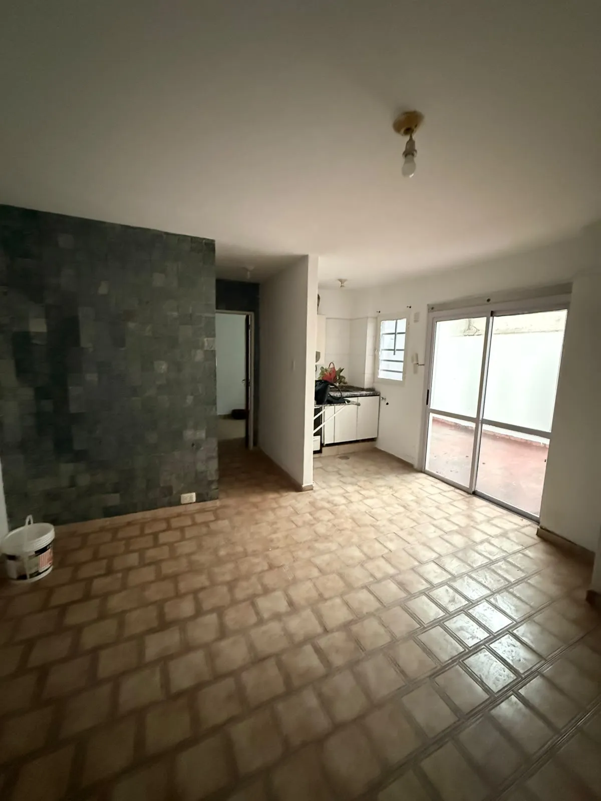 ALQUILER DEPTO 1 DORM CENTRO CON PATIO