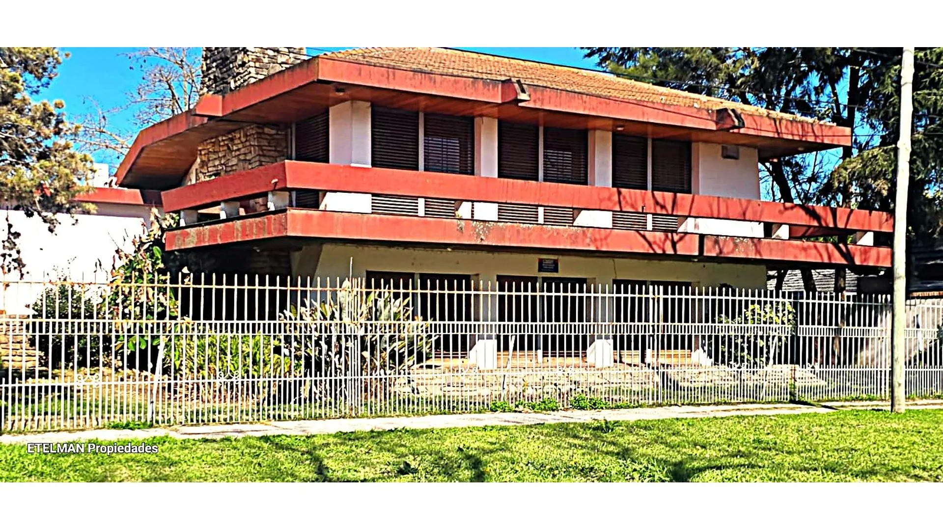 Venta de Importante Casa en Moreno Sur, Blvr. Alcorta 2000