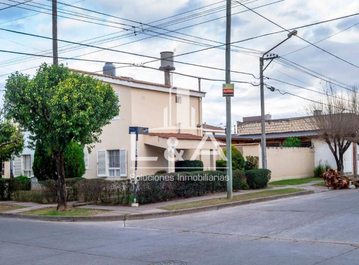 Casa · 154m² · 4 Ambientes · 2 Cocheras