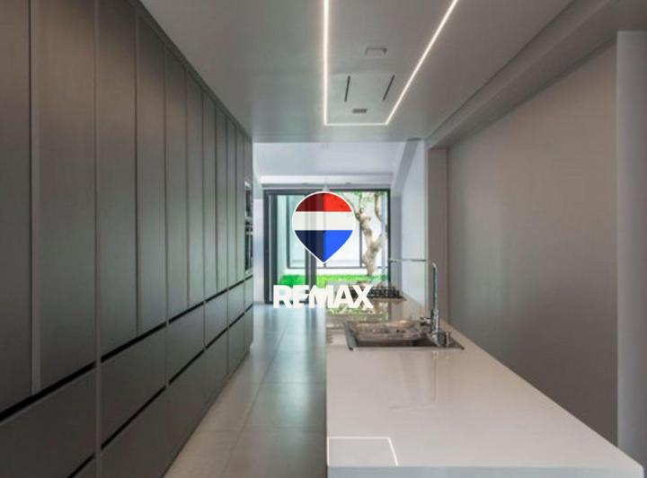 Casa · 250m² · 4 Ambientes · 2 Cocheras