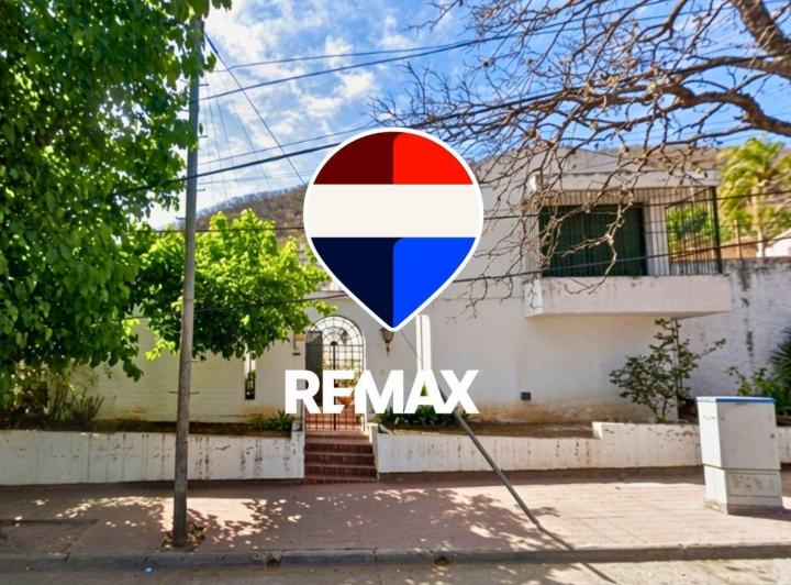 Casa · 151m² · 7 Ambientes · 3 Cocheras