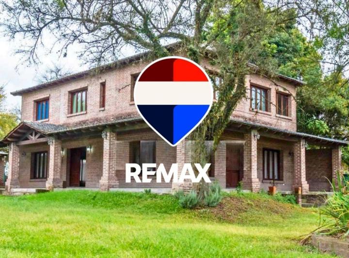 Casa · 336m² · 4 Ambientes · 2 Cocheras