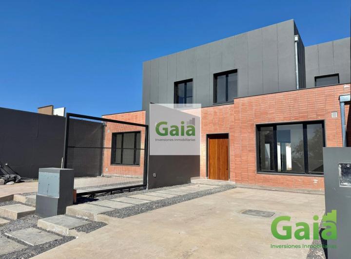 Casa · 85m² · 2 Ambientes