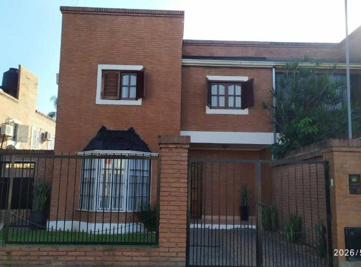 Casa · 122m² · 5 Ambientes · 1 Cochera