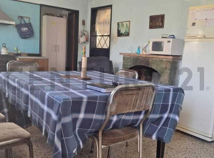 Casa · 107m² · 7 Ambientes · 2 Cocheras