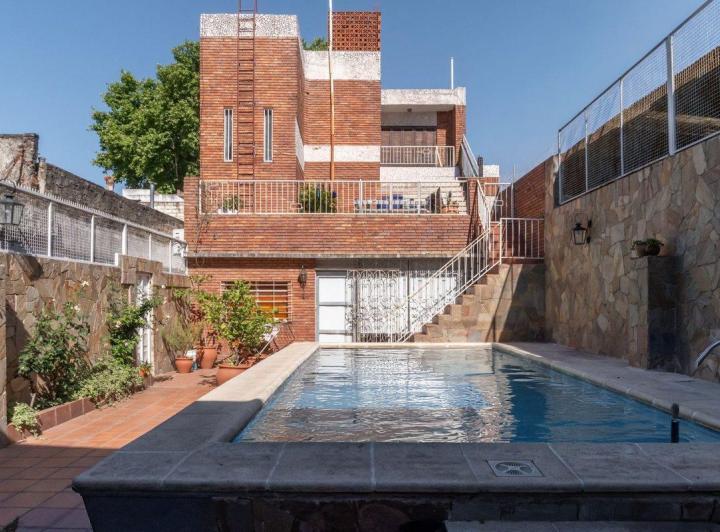Casa · 286m² · 6 Ambientes · 1 Cochera