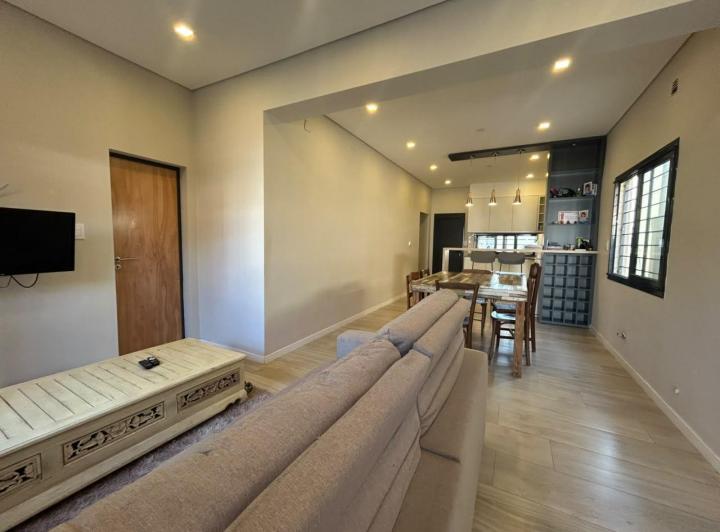 Casa · 270m² · 2 Dormitorios · 1 Cochera