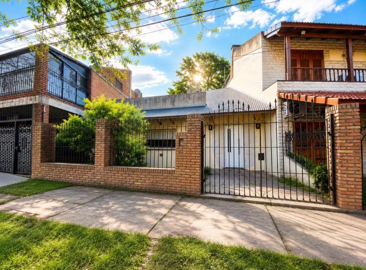 Casa · 117m² · 4 Ambientes · 2 Cocheras