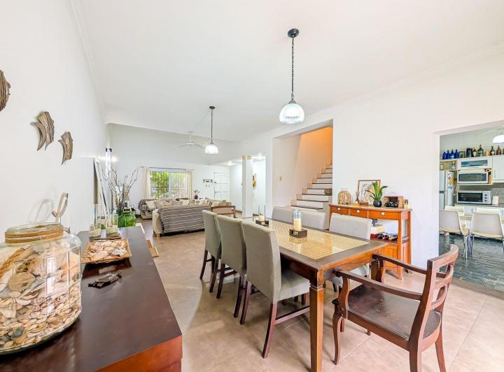 Casa · 178m² · 4 Ambientes · 1 Cochera
