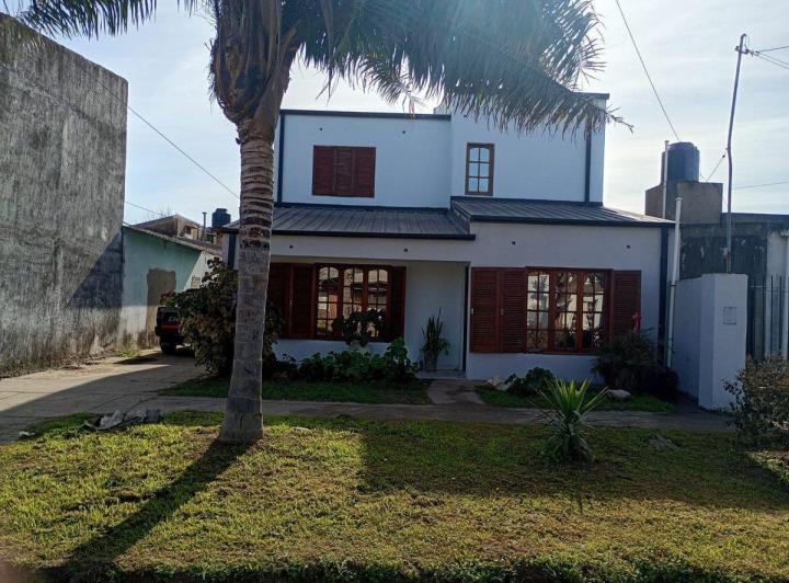 Casa · 150m² · 6 Ambientes · 2 Cocheras