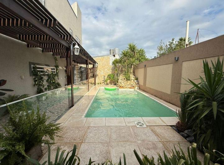 Casa · 112m² · 4 Ambientes · 1 Cochera