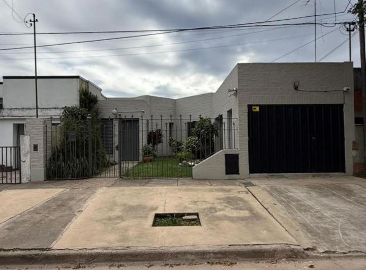 Casa · 166m² · 5 Ambientes · 1 Cochera