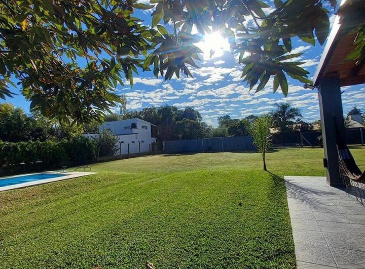 Casa · 103m² · 4 Ambientes · 2 Cocheras