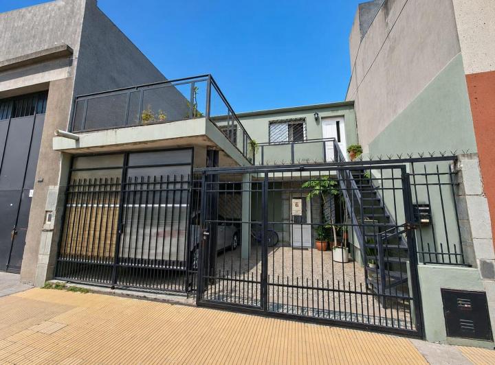 Casa · 200m² · 7 Ambientes · 1 Cochera