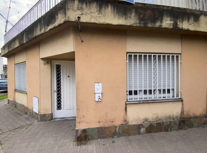 Casa · 60m² · 4 Ambientes · 1 Cochera