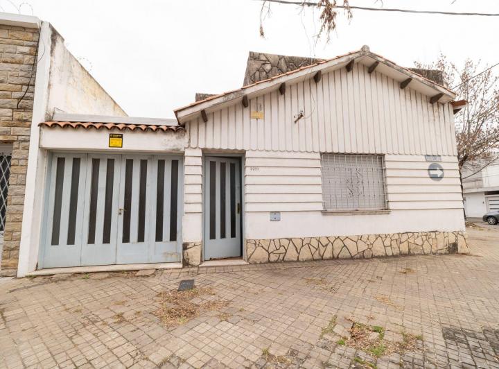 Casa · 143m² · 5 Ambientes · 2 Cocheras