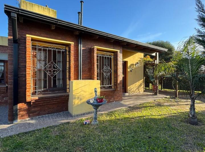 Casa · 100m² · 3 Ambientes · 1 Cochera
