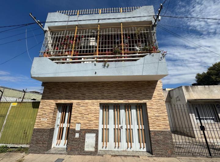 Casa · 110m² · 2 Dormitorios · 1 Cochera